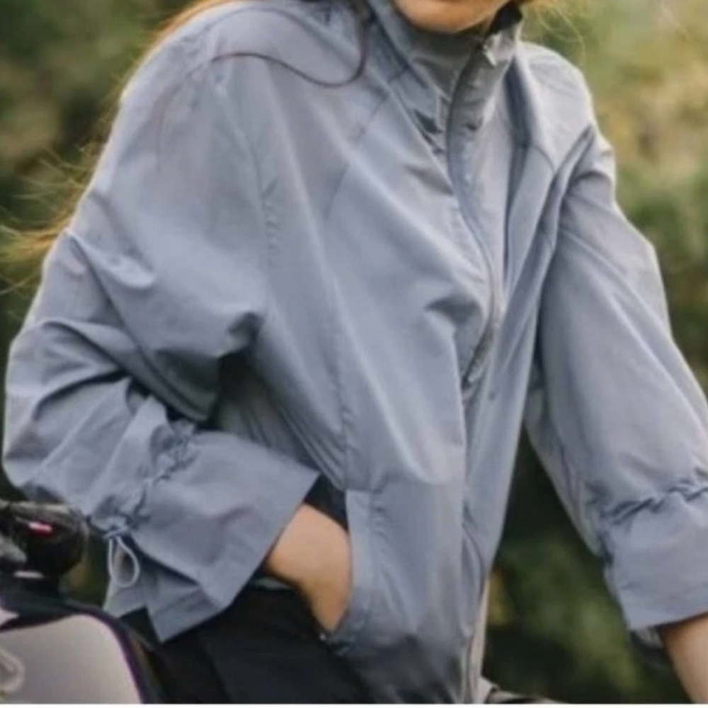Zyia Active Gray Drawstrings Windbreaker Womens XXL Ultra Light Full Zip NWT.